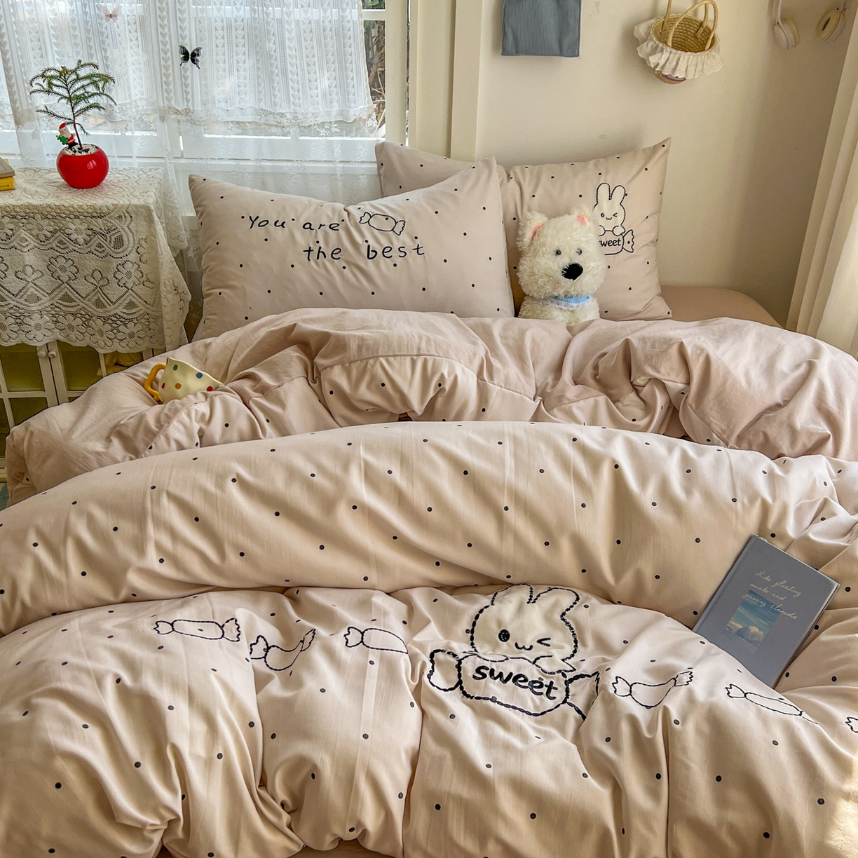 91家纺网 家纺一手货源 找家纺 贝凯瑞 2026新款仿棉木棉水洗棉绣花ins小清新床裙床单款四件套-糖果兔系列 糖果兔-奶杏色