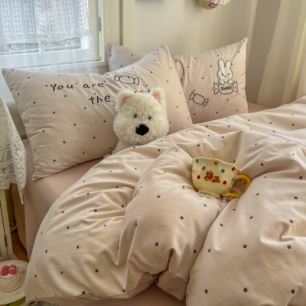 91家纺网 家纺一手货源 找家纺 贝凯瑞 2026新款仿棉木棉水洗棉绣花ins小清新床裙床单款四件套-糖果兔系列 糖果兔-奶杏色