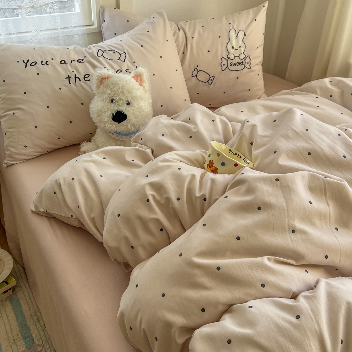 91家纺网 家纺一手货源 找家纺 贝凯瑞 2026新款仿棉木棉水洗棉绣花ins小清新床裙床单款四件套-糖果兔系列 糖果兔-奶杏色