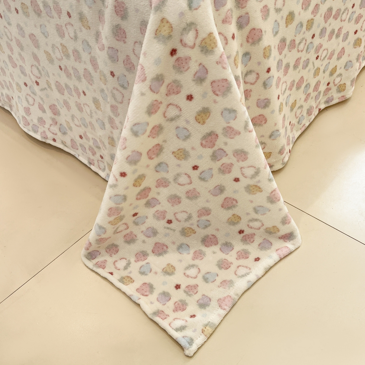 91家纺网 家纺一手货源 找家纺 小桃姐家纺 2025新款高克重牛奶绒印花床单单品床单床单单件 草莓多多