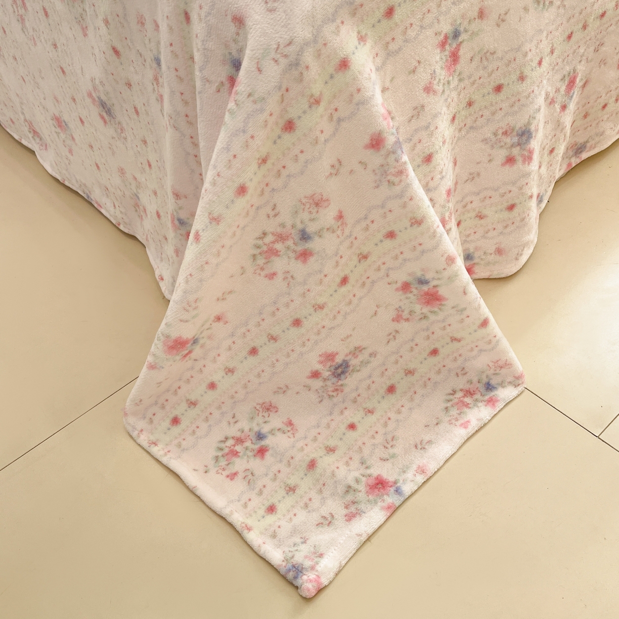 91家纺网 家纺一手货源 找家纺 小桃姐家纺 2025新款高克重牛奶绒印花床单单品床单床单单件 初晴