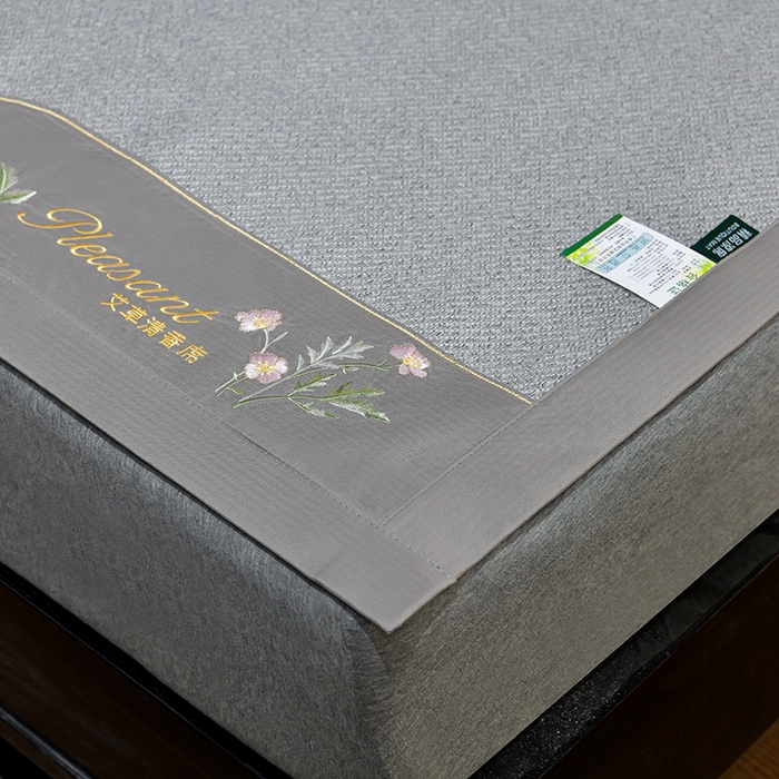 91家纺网 家纺一手货源 找家纺 小牛席业 2026新款艾草清香冰藤-双面席系列 艾草冰藤席-银灰