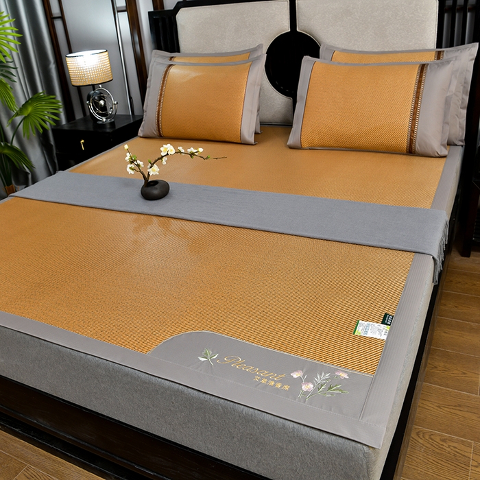 91家纺网 家纺一手货源 找家纺 小牛席业 2026新款艾草清香冰藤-双面席系列 艾草冰藤席-深咖