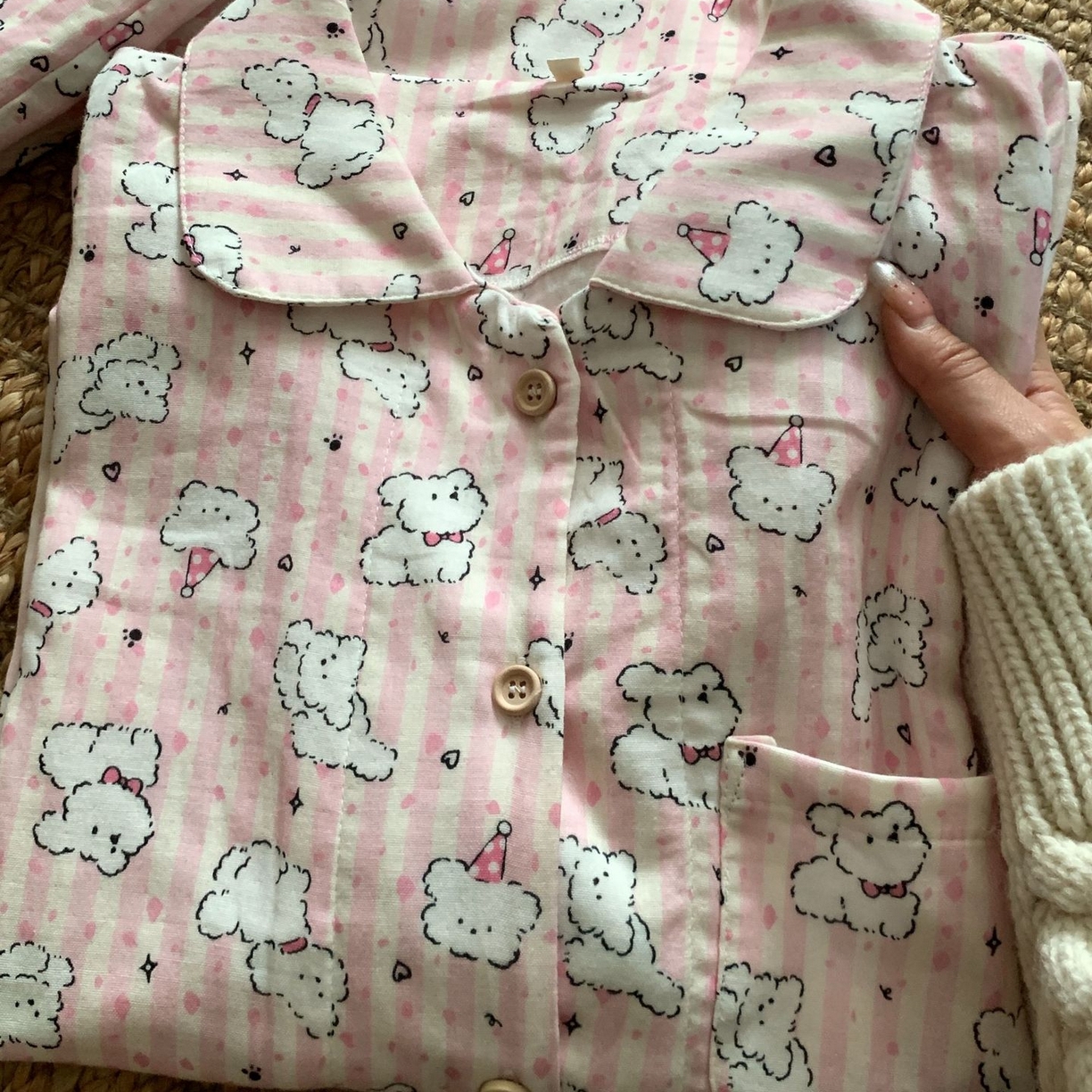 91家纺网 家纺一手货源 找家纺 妍景家居生活馆 2026新款全棉纯棉双层纱睡衣 粉条纹线条狗狗