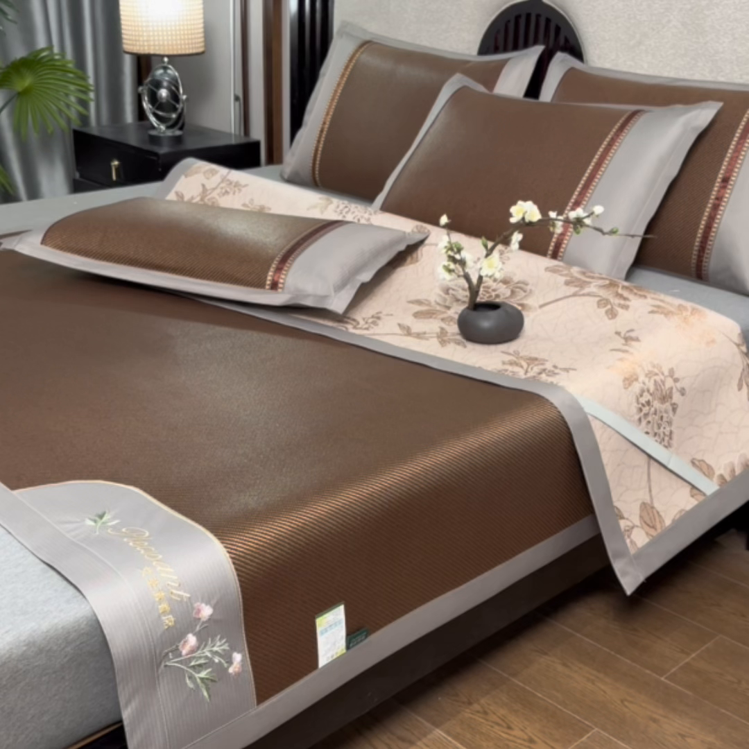 91家纺网 家纺一手货源 找家纺 小牛席业 2026新款艾草清香冰藤-双面席系列（新风格） 艾草清香冰藤席-黑咖