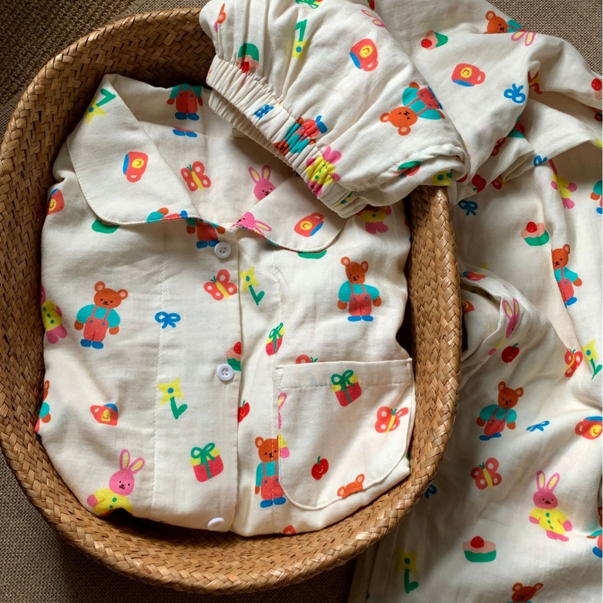 91家纺网 家纺一手货源 找家纺 妍景家居生活馆 2026新款全棉纯棉双层纱睡衣 软萌小熊兔兔