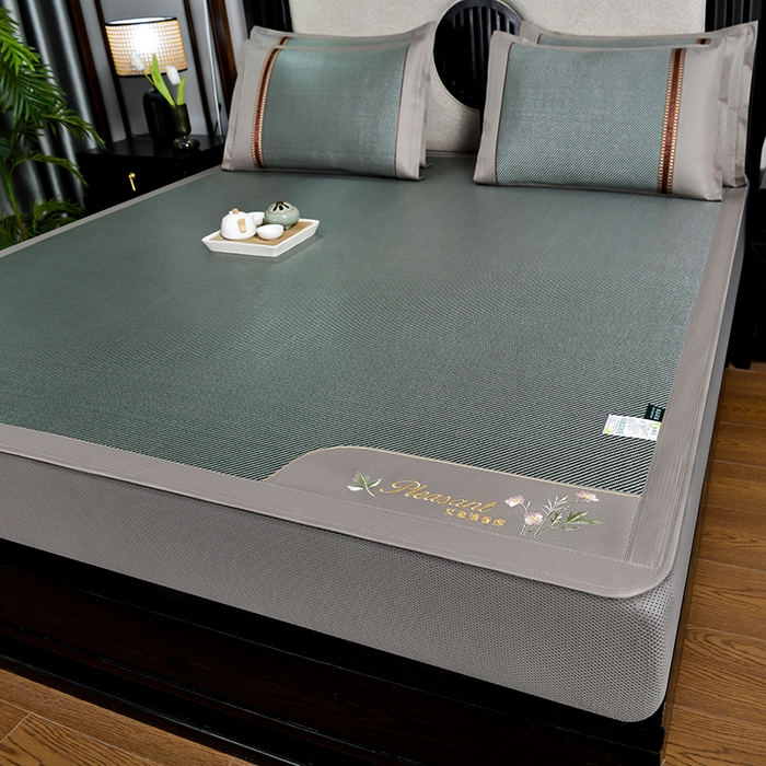 91家纺网 家纺一手货源 找家纺 小牛席业 2026新款艾草清香冰藤-双面席系列（床笠款） 艾草清香冰藤席系列（床笠款）-墨绿