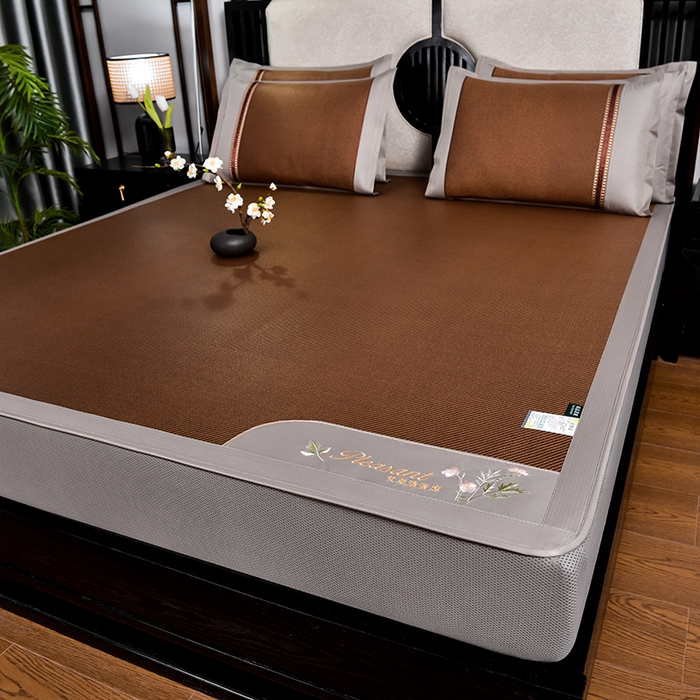 91家纺网 家纺一手货源 找家纺 小牛席业 2026新款艾草清香冰藤-双面席系列（床笠款） 艾草清香冰藤席系列（床笠款）-黑咖