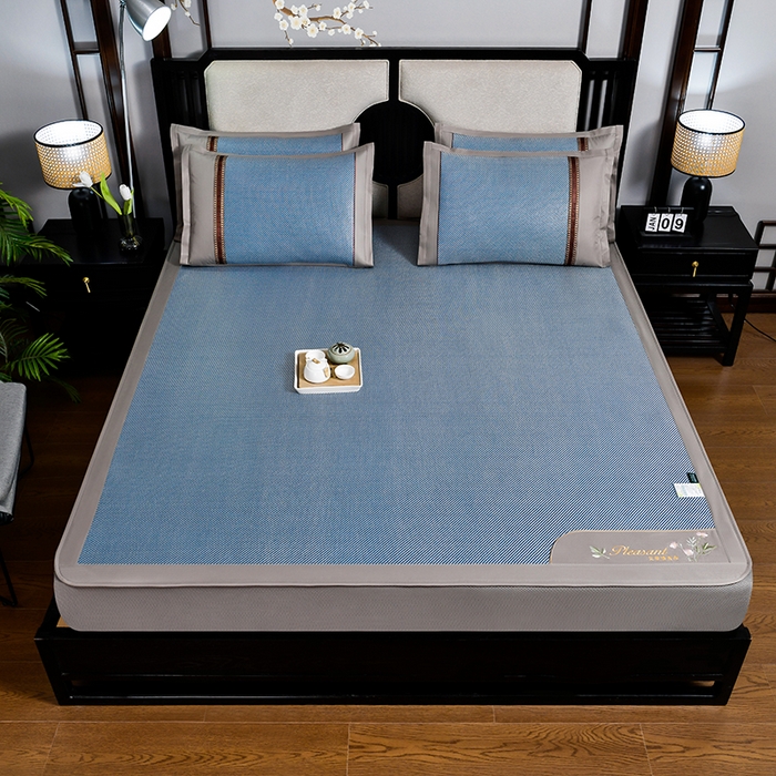 91家纺网 家纺一手货源 找家纺 小牛席业 2026新款艾草清香冰藤-双面席系列（床笠款） 艾草清香冰藤席系列（床笠款）-海蓝