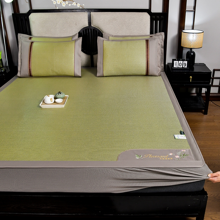 91家纺网 家纺一手货源 找家纺 小牛席业 2026新款艾草清香冰藤-双面席系列（床笠款） 艾草清香冰藤席系列（床笠款）-青柠