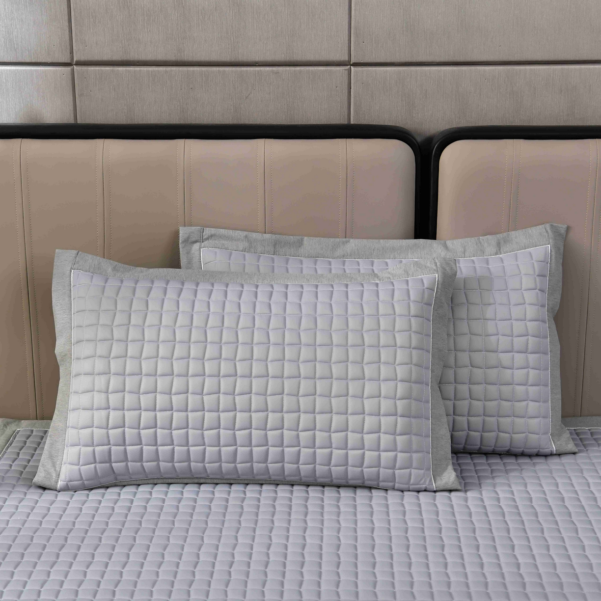 小牛席业 2026新款加厚款-小冰块乳胶枕套单枕套枕套单件（宽包边+嵌条工艺） 亮灰