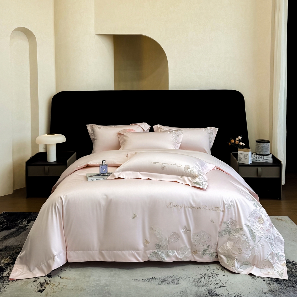 91家纺网 家纺一手货源 找家纺 星蕴家纺 2026新款贡缎50长绒棉绣花四件套-玛格丽 浪漫粉