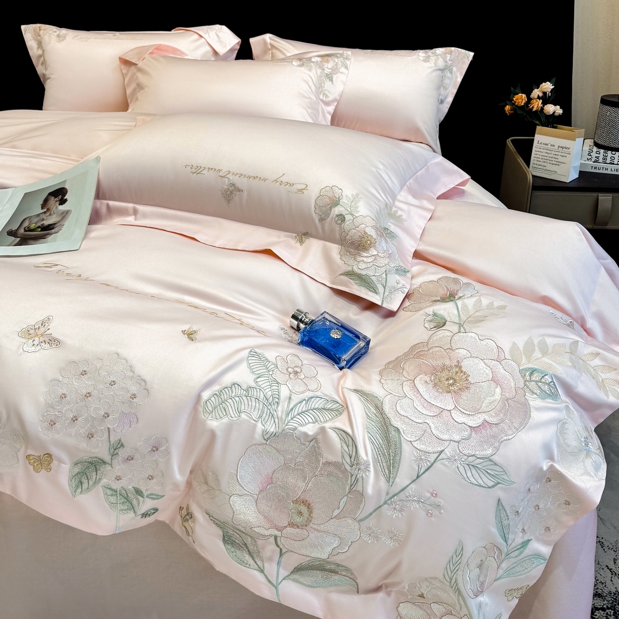 91家纺网 家纺一手货源 找家纺 星蕴家纺 2026新款贡缎50长绒棉绣花四件套-玛格丽 浪漫粉