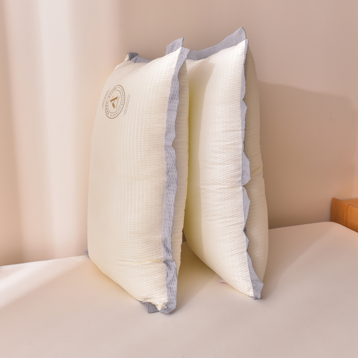 91家纺网 家纺一手货源 找家纺 小桃姐家纺 2025新款柔软透气云朵泡泡纱枕头枕芯 云朵泡泡纱枕-米白色-低枕