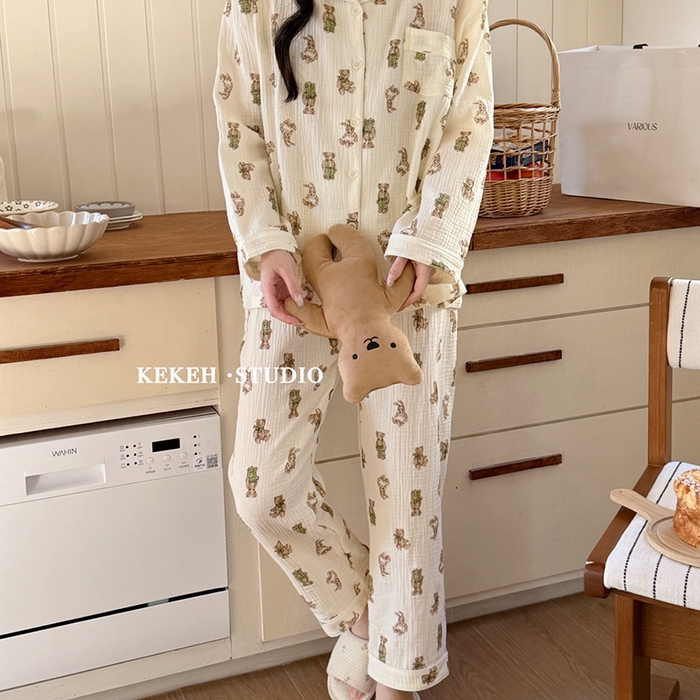 91家纺网 家纺一手货源 找家纺 妍景家居生活馆 2026新款翻领绉绉纱套装 绿色小熊