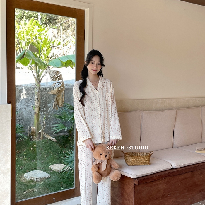 91家纺网 家纺一手货源 找家纺 妍景家居生活馆 2026新款翻领绉绉纱套装 满印蝴蝶结