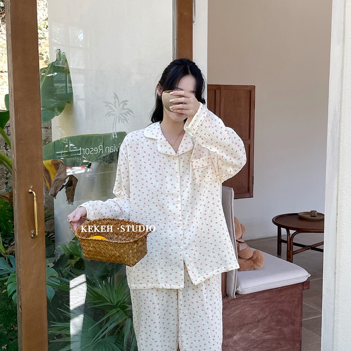 91家纺网 家纺一手货源 找家纺 妍景家居生活馆 2026新款翻领绉绉纱套装 满印蝴蝶结