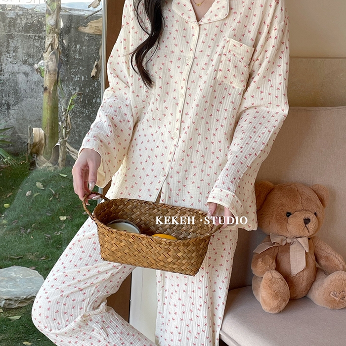 91家纺网 家纺一手货源 找家纺 妍景家居生活馆 2026新款翻领绉绉纱套装 满印蝴蝶结