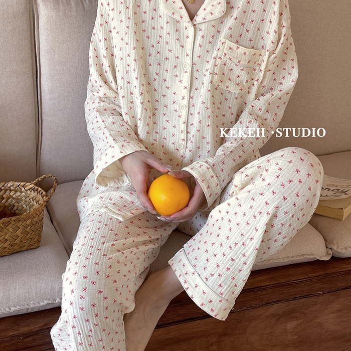 91家纺网 家纺一手货源 找家纺 妍景家居生活馆 2026新款翻领绉绉纱套装 满印蝴蝶结