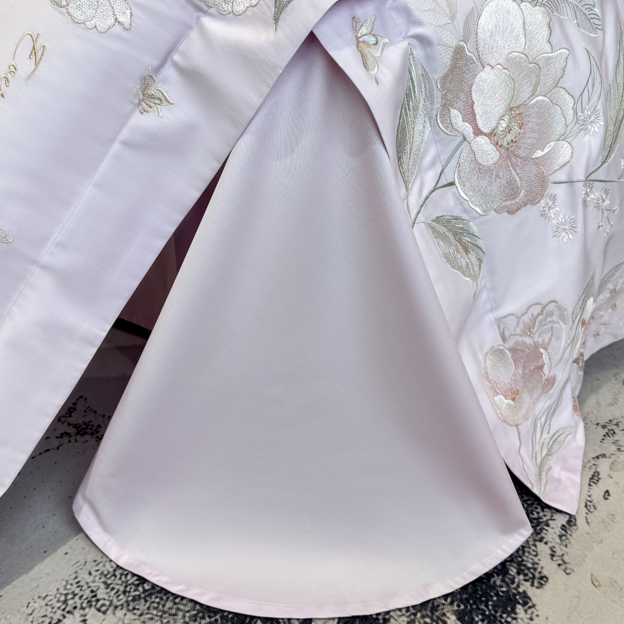 91家纺网 家纺一手货源 找家纺 星蕴家纺 2026新款贡缎50长绒棉绣花四件套-玛格丽 梦幻紫