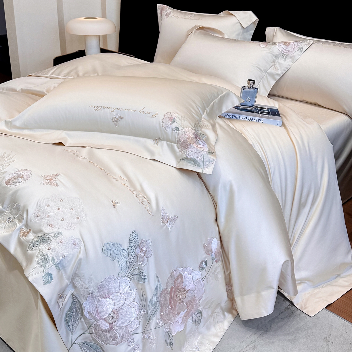 91家纺网 家纺一手货源 找家纺 星蕴家纺 2026新款贡缎50长绒棉绣花四件套-玛格丽 奶昔白