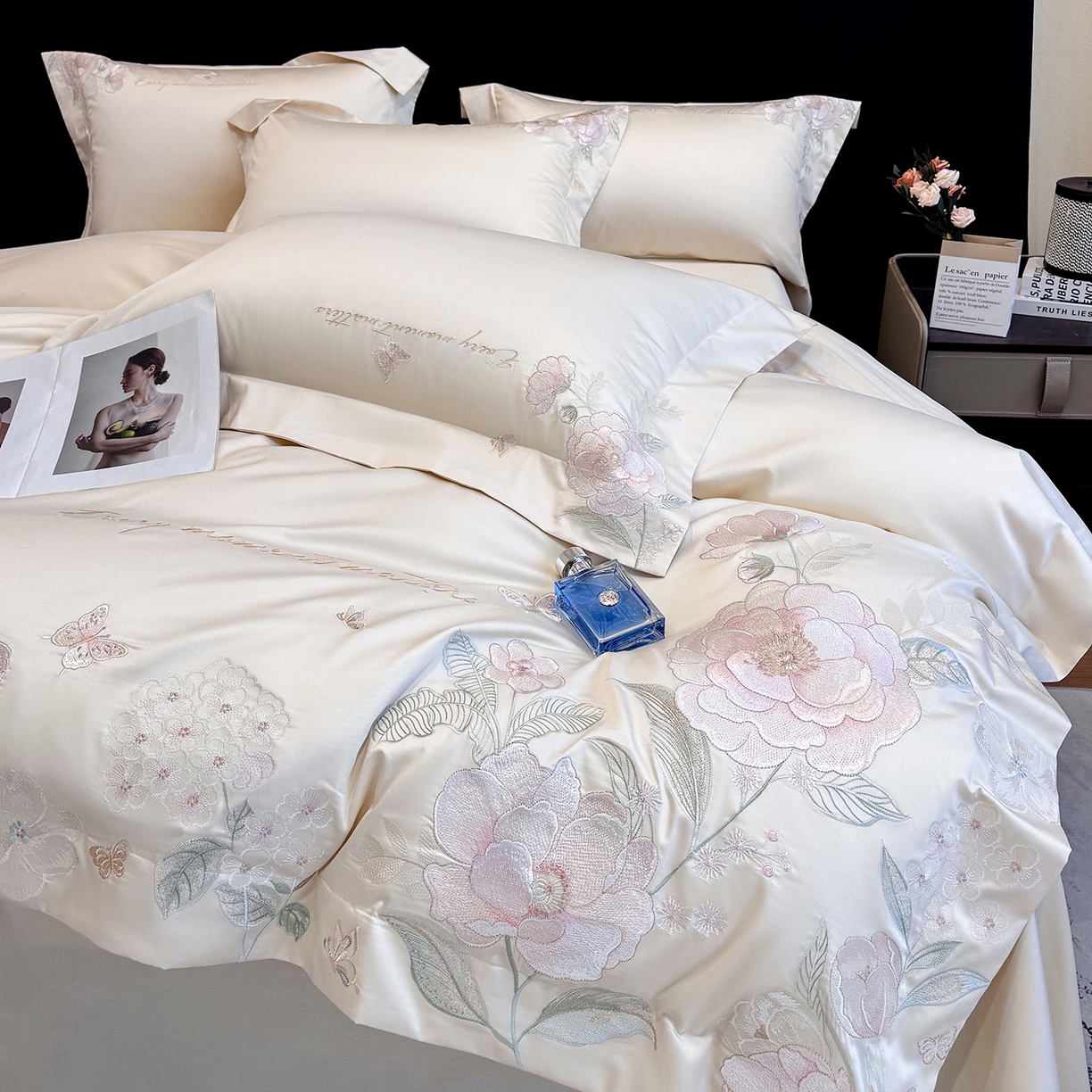 91家纺网 家纺一手货源 找家纺 星蕴家纺 2026新款贡缎50长绒棉绣花四件套-玛格丽 奶昔白