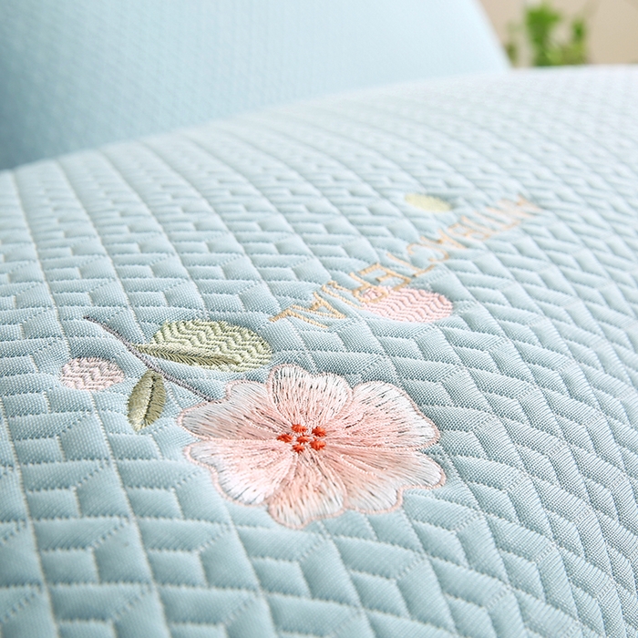 91家纺网 家纺一手货源 找家纺 小牛席业 2026新款鲜花刺绣冷感豆豆枕套单枕套枕套单件 蓝色