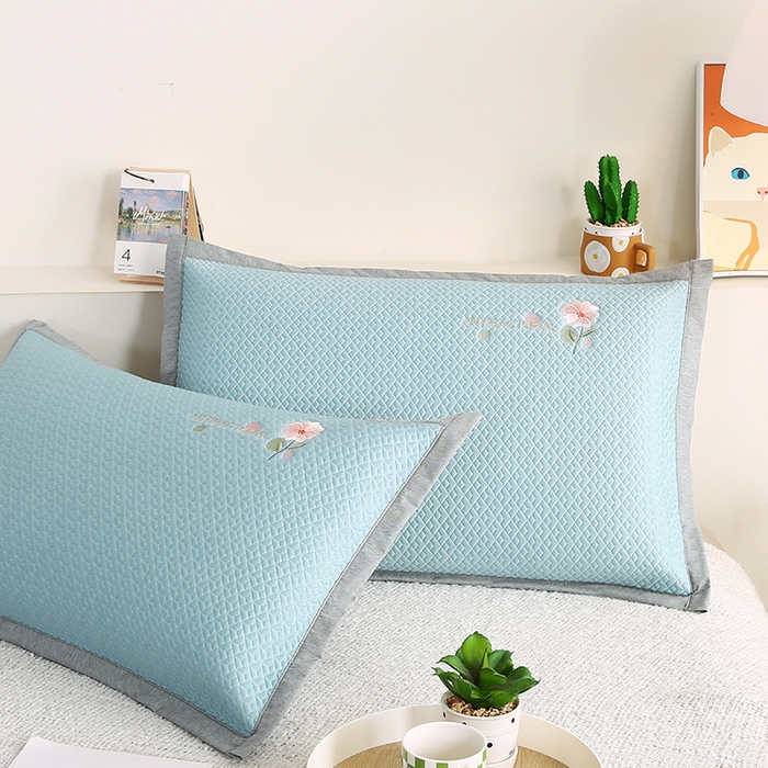 91家纺网 家纺一手货源 找家纺 小牛席业 2026新款鲜花刺绣冷感豆豆枕套单枕套枕套单件 蓝色