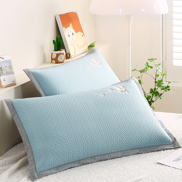 91家纺网 家纺一手货源 找家纺 小牛席业 2026新款鲜花刺绣冷感豆豆枕套单枕套枕套单件 蓝色