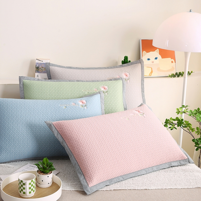 91家纺网 家纺一手货源 找家纺 小牛席业 2026新款鲜花刺绣冷感豆豆枕套单枕套枕套单件 组合图 仅供参考