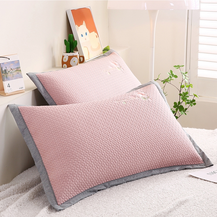 91家纺网 家纺一手货源 找家纺 小牛席业 2026新款鲜花刺绣冷感豆豆枕套单枕套枕套单件 粉色