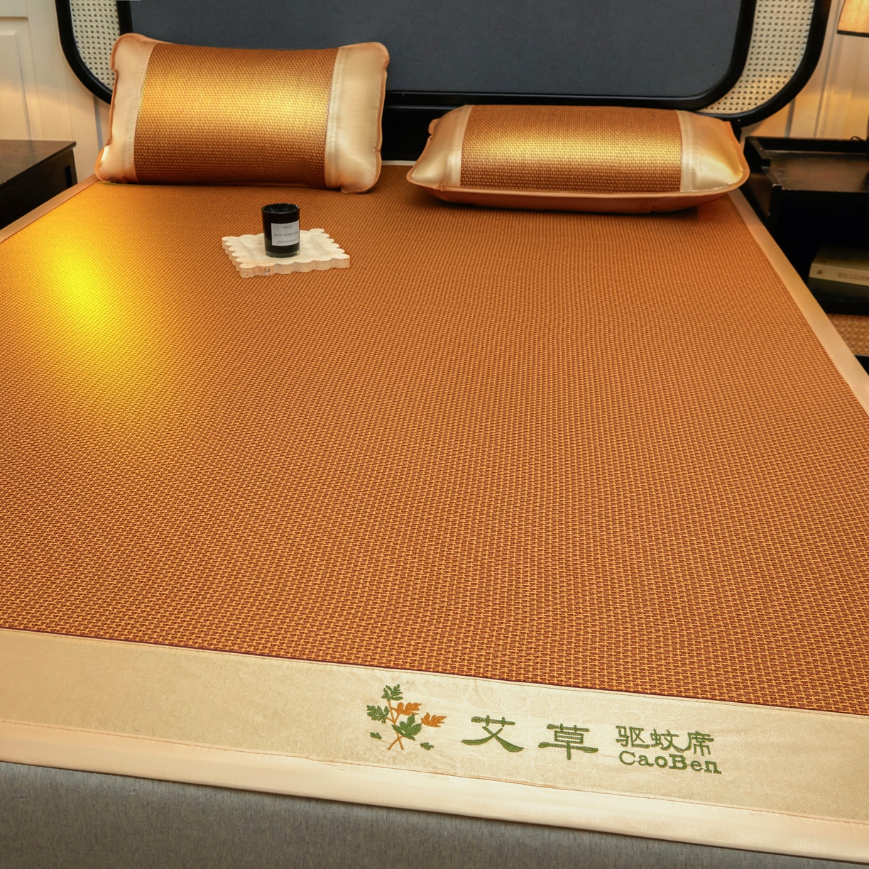 91家纺网 家纺一手货源 找家纺 小桃姐家纺 2025新款舒适艾草刺绣藤席养身席单面席中国风凉席席子 艾草刺绣-步步高