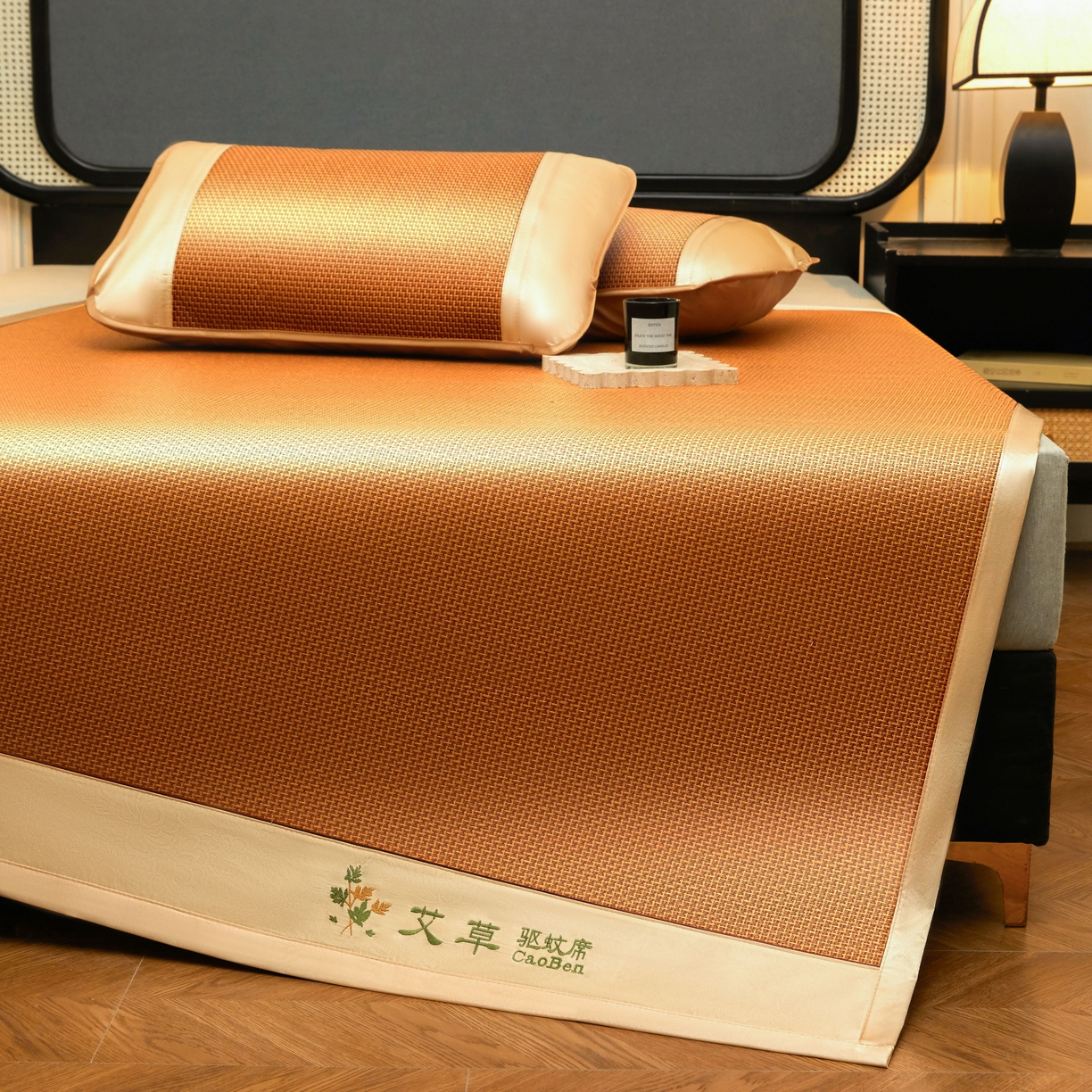 91家纺网 家纺一手货源 找家纺 小桃姐家纺 2025新款舒适艾草刺绣藤席养身席单面席中国风凉席席子 艾草刺绣-步步高