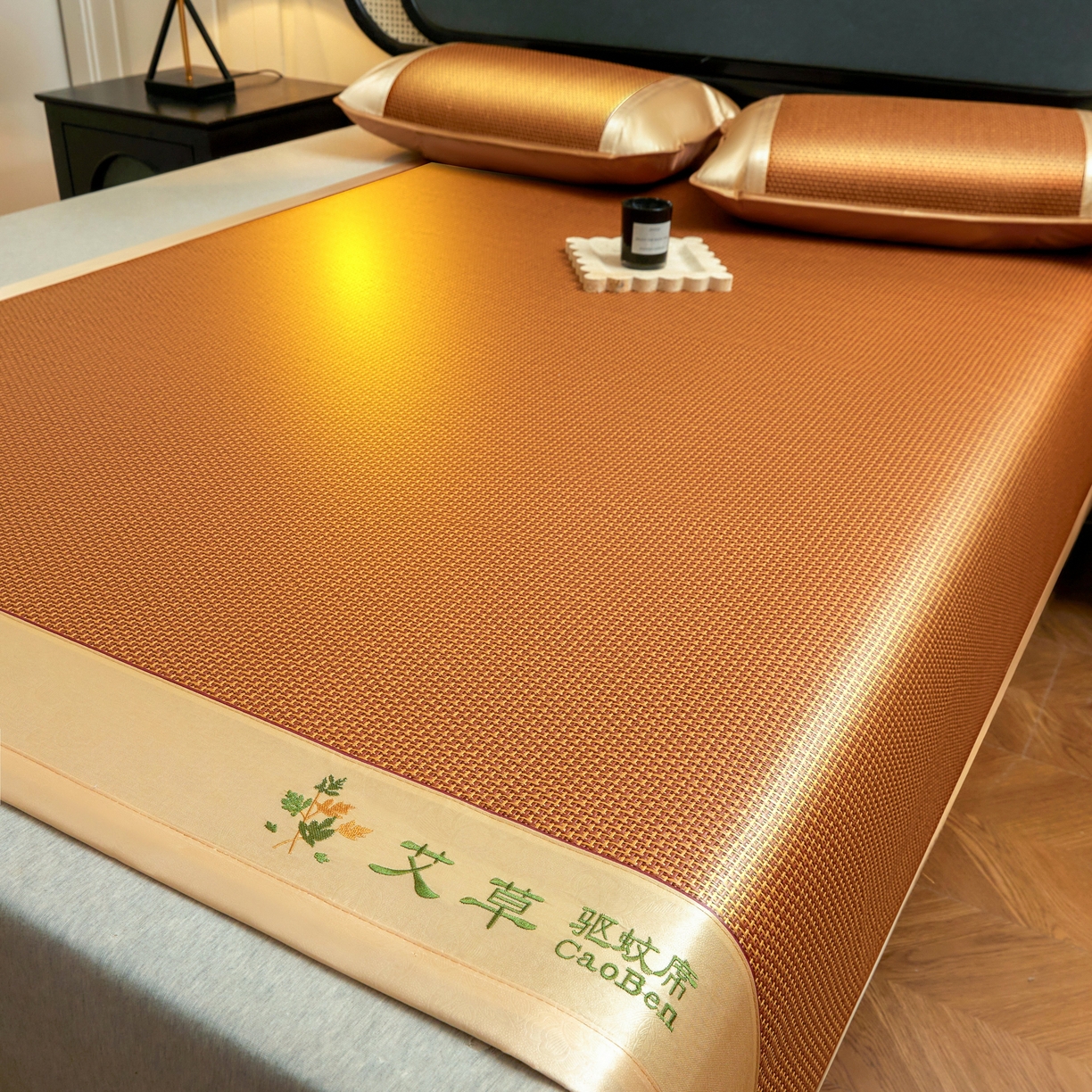 91家纺网 家纺一手货源 找家纺 小桃姐家纺 2025新款舒适艾草刺绣藤席养身席单面席中国风凉席席子 艾草刺绣-步步高