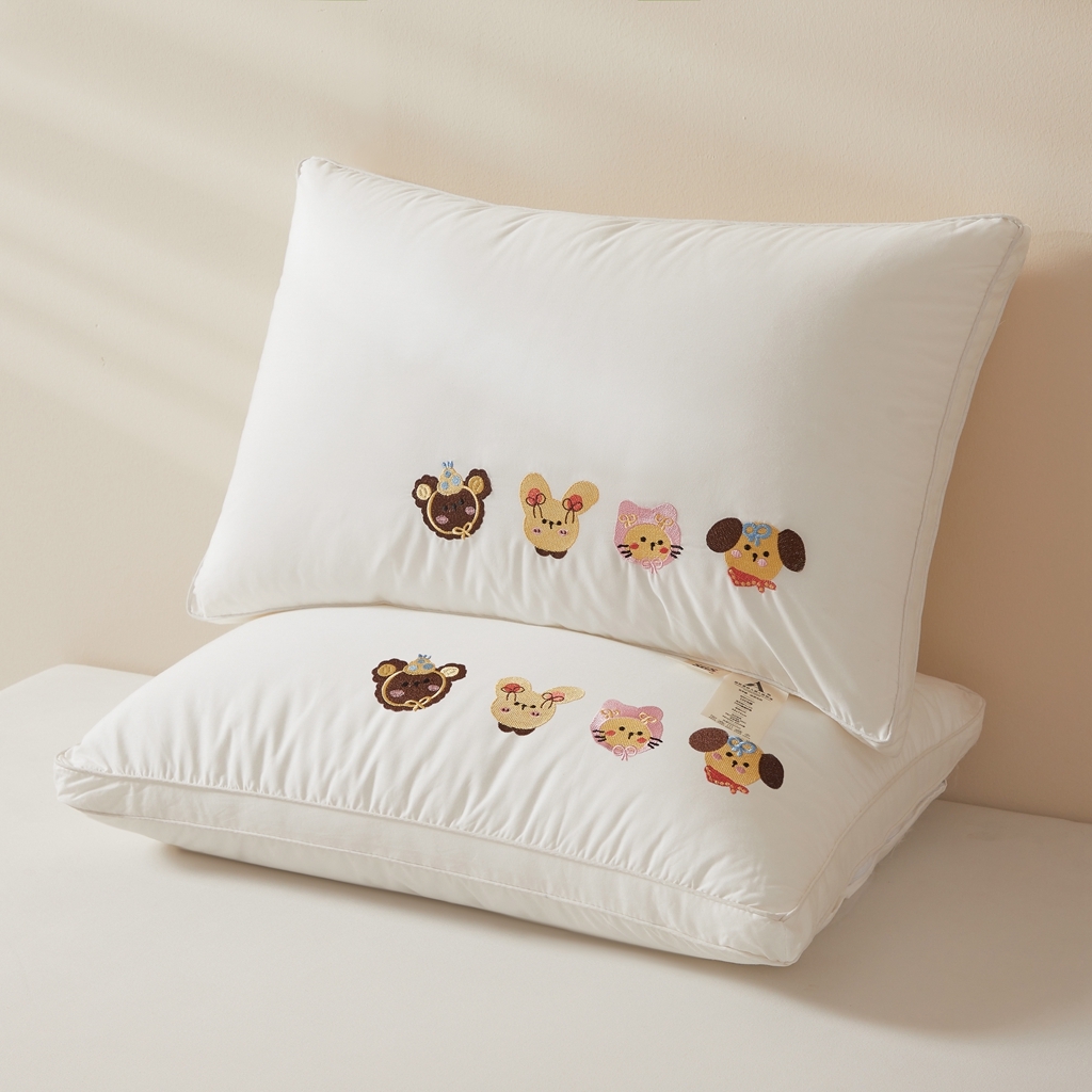 91家纺网 家纺一手货源 找家纺 （总）小桃姐家纺 2025新款全棉纯棉刺绣枕芯卡通动物刺绣立体柔软枕芯枕头