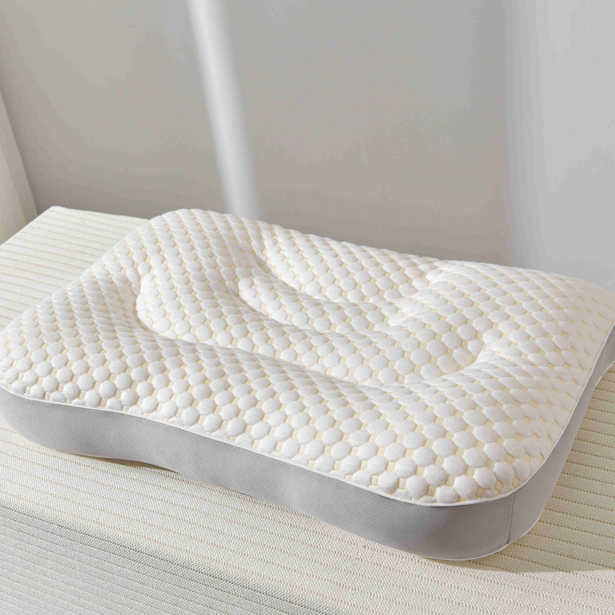 （总）小桃姐家纺 2025新款 水立方呼吸枕护颈椎助睡眠定型枕头枕芯