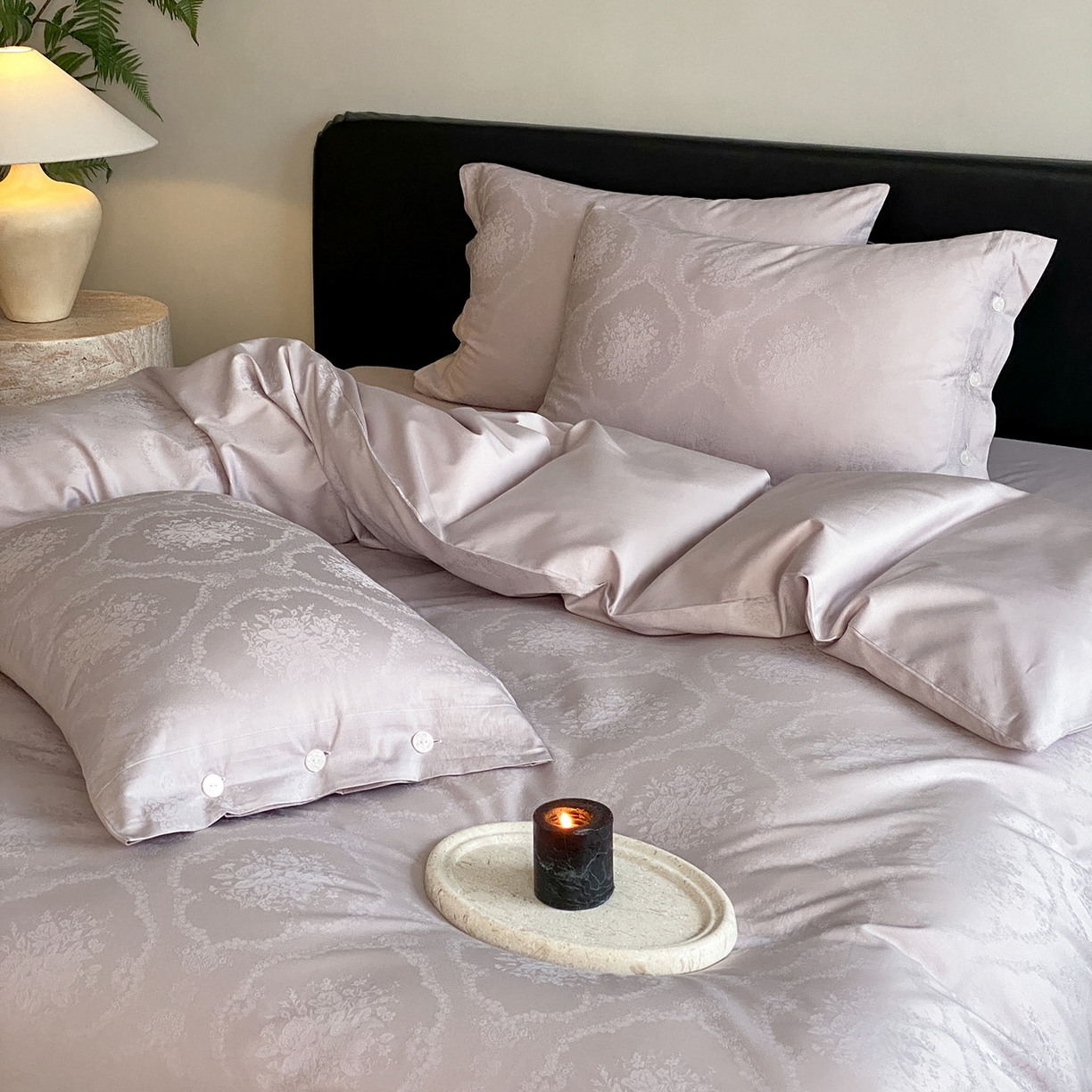 91家纺网 家纺一手货源 找家纺 （总）三味舒屋 2026新款长绒棉全棉提花四件套-恋春系列-场景二