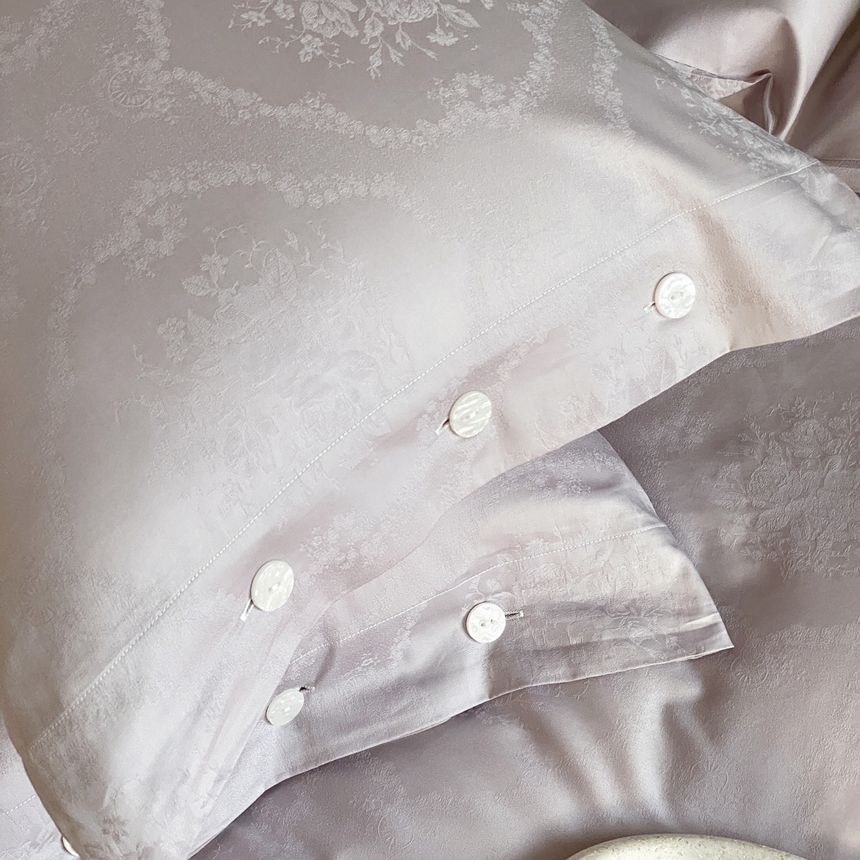 91家纺网 家纺一手货源 找家纺 （总）三味舒屋 2026新款长绒棉全棉提花四件套-恋春系列-场景二