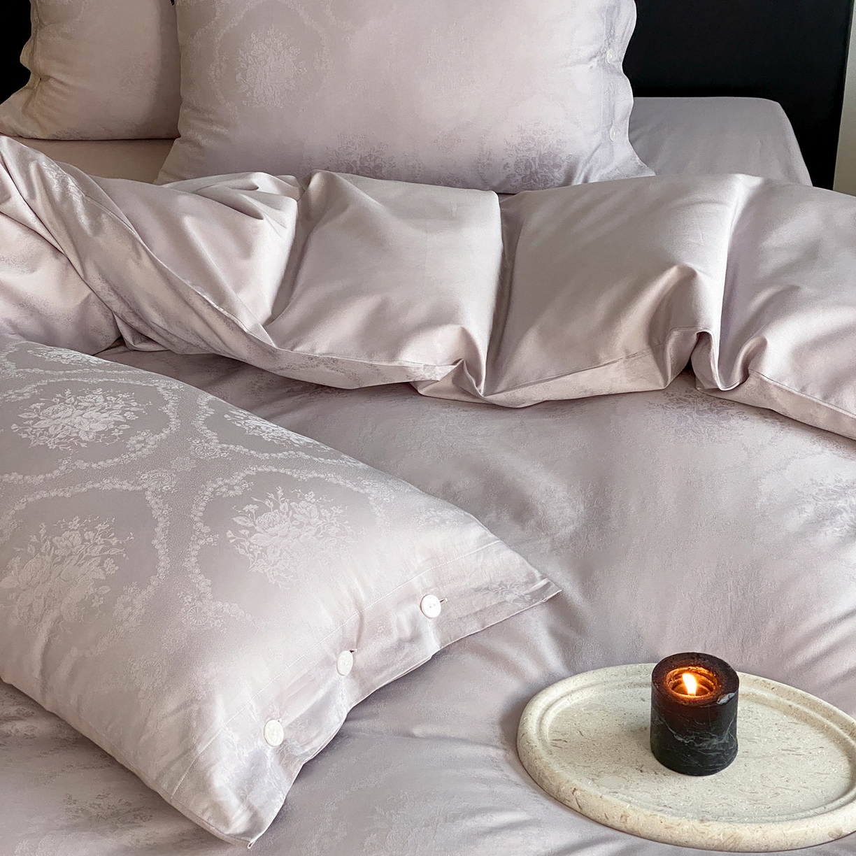 91家纺网 家纺一手货源 找家纺 （总）三味舒屋 2026新款长绒棉全棉提花四件套-恋春系列-场景二