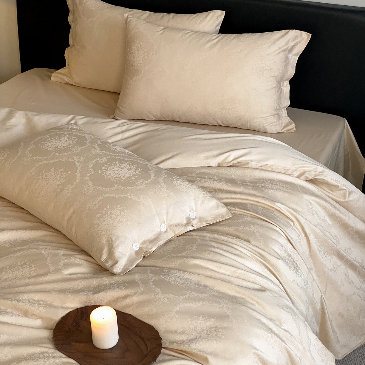 91家纺网 家纺一手货源 找家纺 三味舒屋 2026新款长绒棉全棉提花四件套-恋春系列-场景二 恋春星光