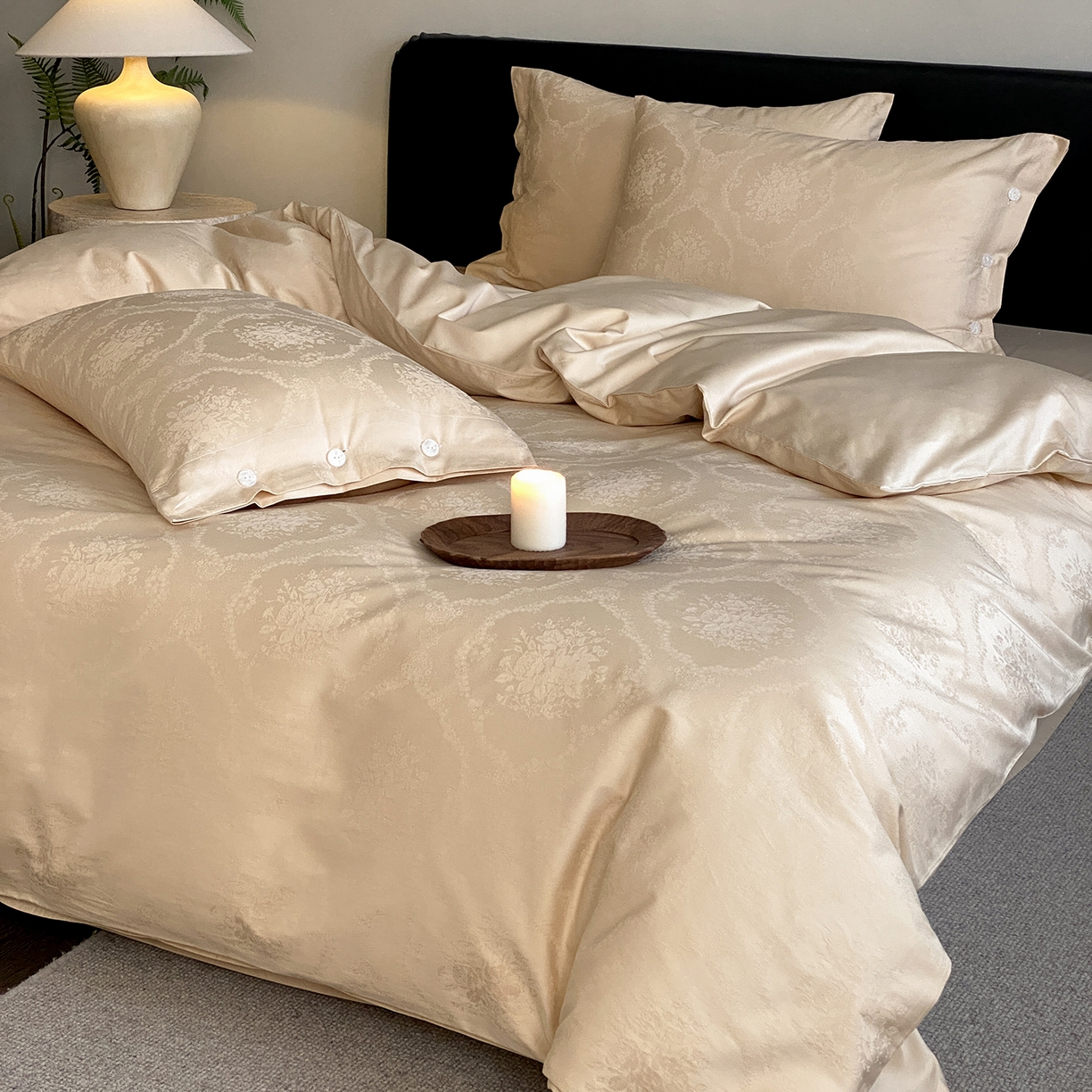 91家纺网 家纺一手货源 找家纺 三味舒屋 2026新款长绒棉全棉提花四件套-恋春系列-场景二 恋春星光