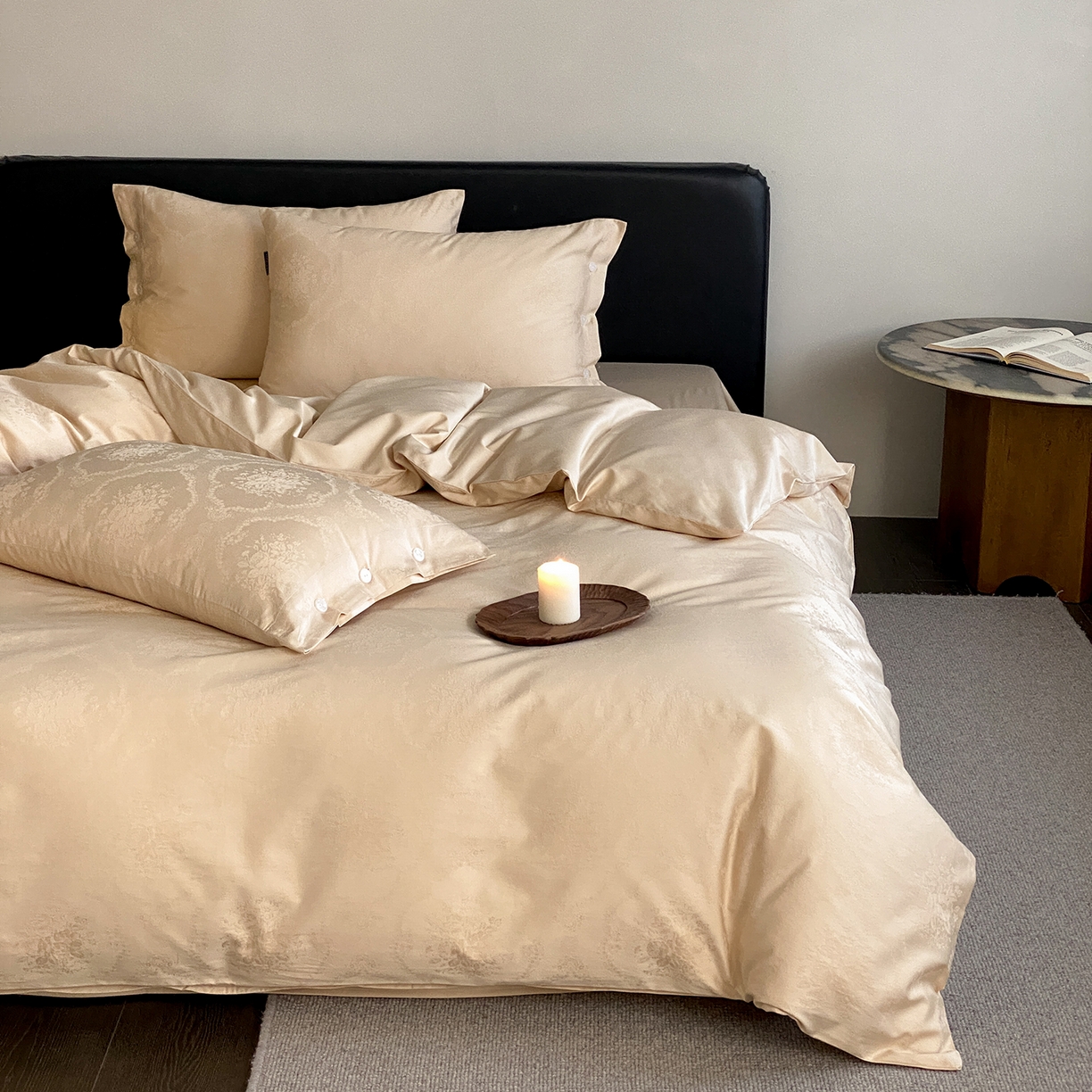 91家纺网 家纺一手货源 找家纺 三味舒屋 2026新款长绒棉全棉提花四件套-恋春系列-场景二 恋春星光