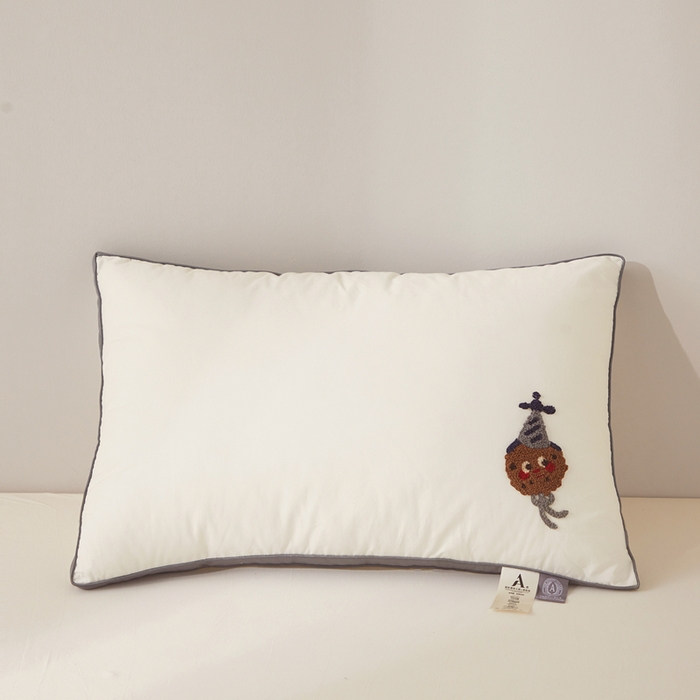 91家纺网 家纺一手货源 找家纺 小桃姐家纺 2025新款毛巾绣纯棉全棉纯棉枕芯  卡通煤炭球 魔法帽 枕头枕芯 煤炭球-纯棉毛巾绣枕
