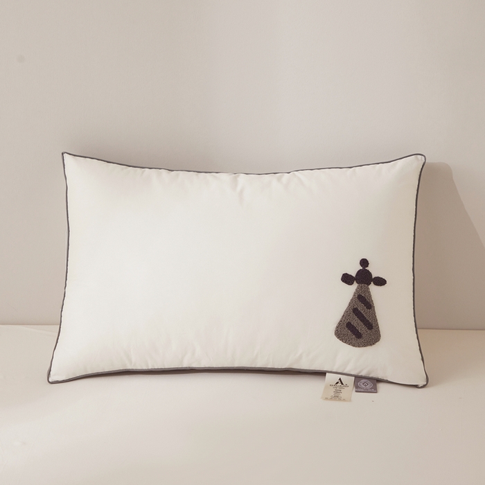 91家纺网 家纺一手货源 找家纺 小桃姐家纺 2025新款毛巾绣纯棉全棉纯棉枕芯  卡通煤炭球 魔法帽 枕头枕芯 魔法帽-纯棉毛巾绣枕