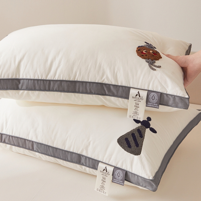 91家纺网 家纺一手货源 找家纺 小桃姐家纺 2025新款毛巾绣纯棉全棉纯棉枕芯  卡通煤炭球 魔法帽 枕头枕芯 魔法帽-纯棉毛巾绣枕