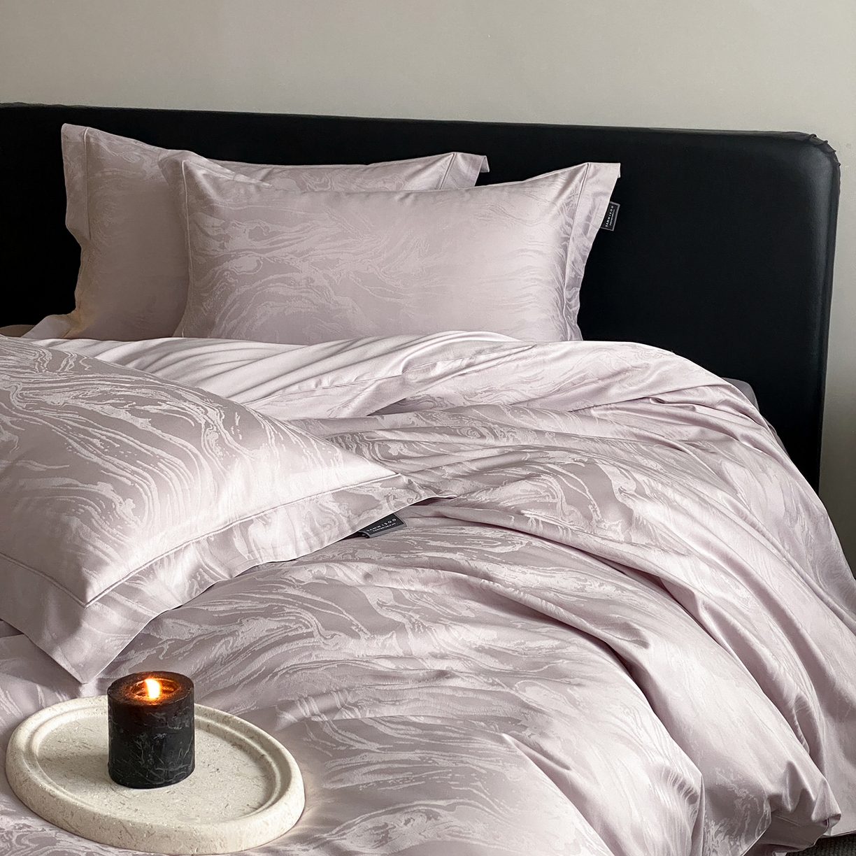 91家纺网 家纺一手货源 找家纺 三味舒屋 2026新款长绒棉全棉提花四件套-鹿汀系列 鹿汀浅紫灰