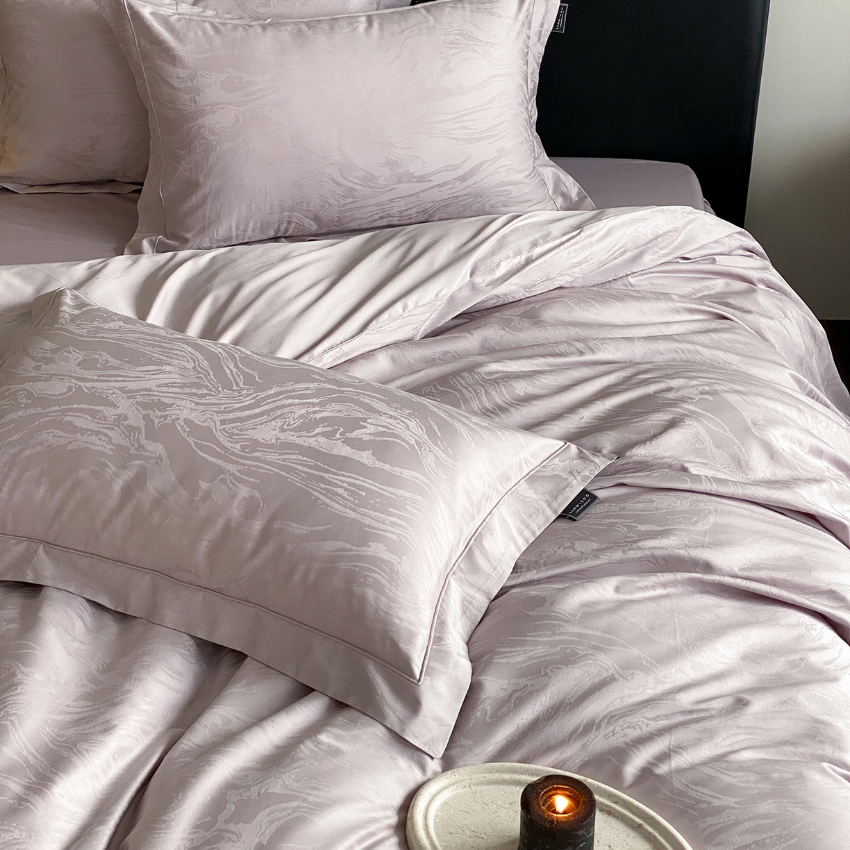 91家纺网 家纺一手货源 找家纺 三味舒屋 2026新款长绒棉全棉提花四件套-鹿汀系列 鹿汀浅紫灰