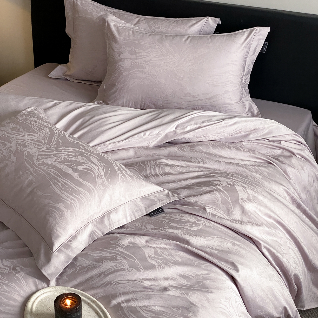 91家纺网 家纺一手货源 找家纺 三味舒屋 2026新款长绒棉全棉提花四件套-鹿汀系列 鹿汀浅紫灰