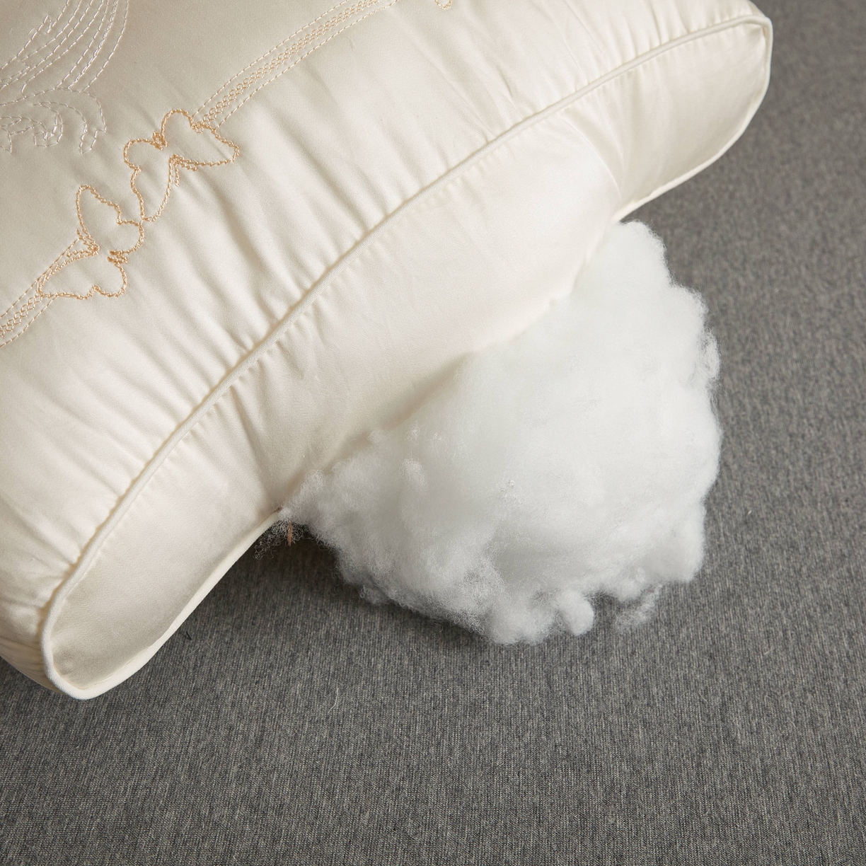 91家纺网 家纺一手货源 找家纺 小桃姐家纺 2025新款巴马蚕丝枕枕头枕芯 巴马蚕丝枕-白色