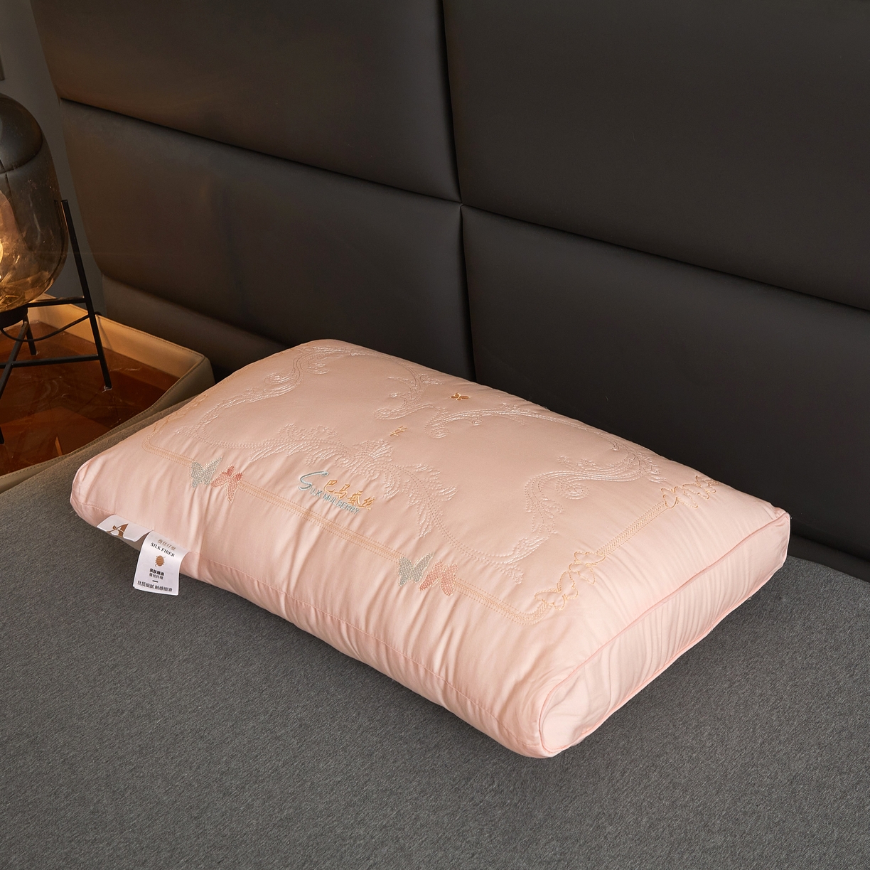 91家纺网 家纺一手货源 找家纺 小桃姐家纺 2025新款巴马蚕丝枕枕头枕芯 巴马蚕丝枕-粉色